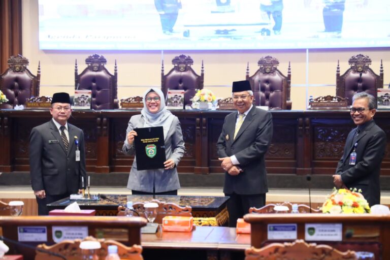 Mawardi Yahya Sampaikan Jawaban Gubernur  Terhadap 4 Ranperda Provinsi Sumsel