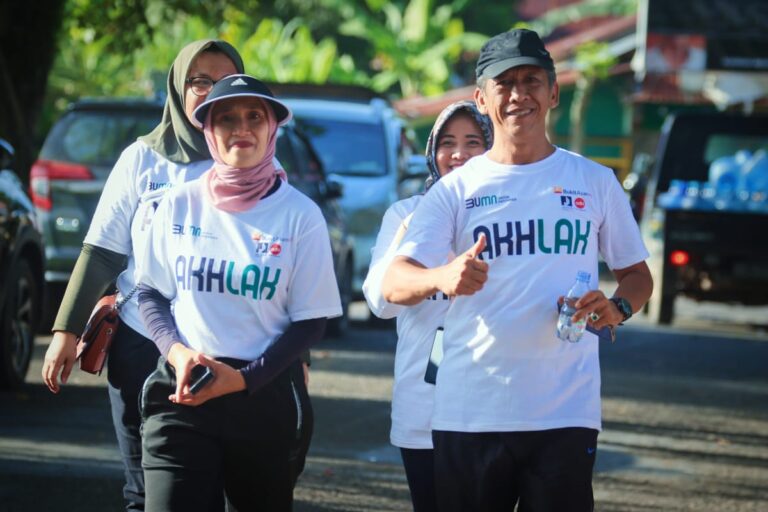 Ribuan Masyarakat Serbu Ratusan Doorprize di Alun-alun kota Sekayu