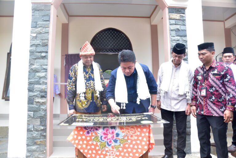 Herman Deru Resmikan Masjid dan Islamic Center As-Salam Raudhotul Qur’an Azzam