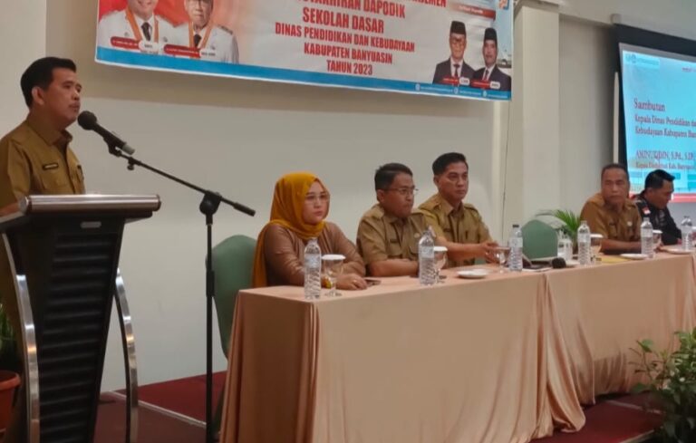 Disdikbud Gelar Pembinaan Kelembagaan dan Manajemen Sekolah