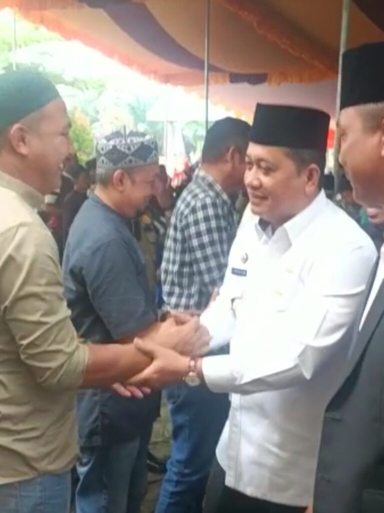 Bupati Askolani Datangi Desa Terpencil di Tanjung Lago