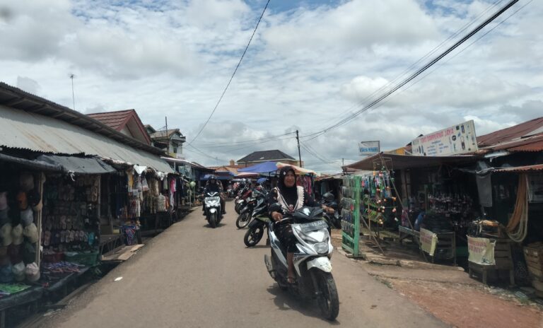 Pasar Pangkalan Balai Semrawut