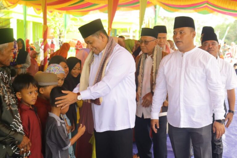 Bupati Askolani Kunjungi Masyarakat Muara Padang
