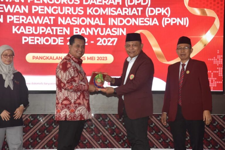 Bupati Askolani Ajak Perawat Beri Pelayanan Terbaik