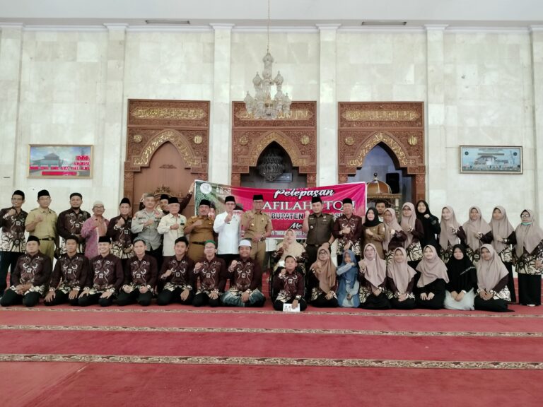 Pj Sekda Banyuasin Lepas Peserta STQH Lubuk Linggau