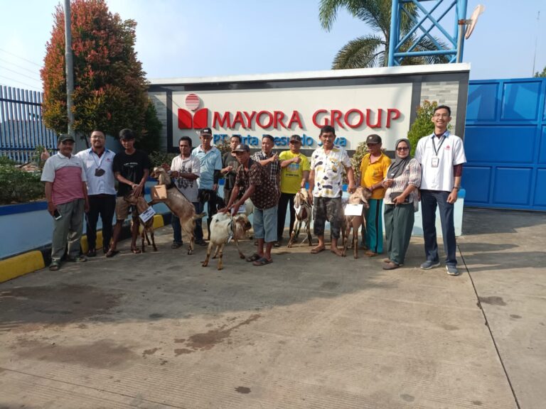 PT Tirta Fresindo Jaya Kurbankan 8 Ekor Kambing