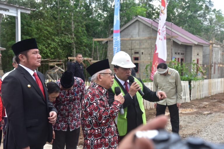 Bersama Bupati Banyuasin, Wapres Tinjau Program Bedah Rumah
