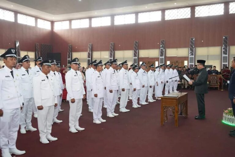 Penjabat Bupati Banyuasin Lantik 48 Kepala Desa