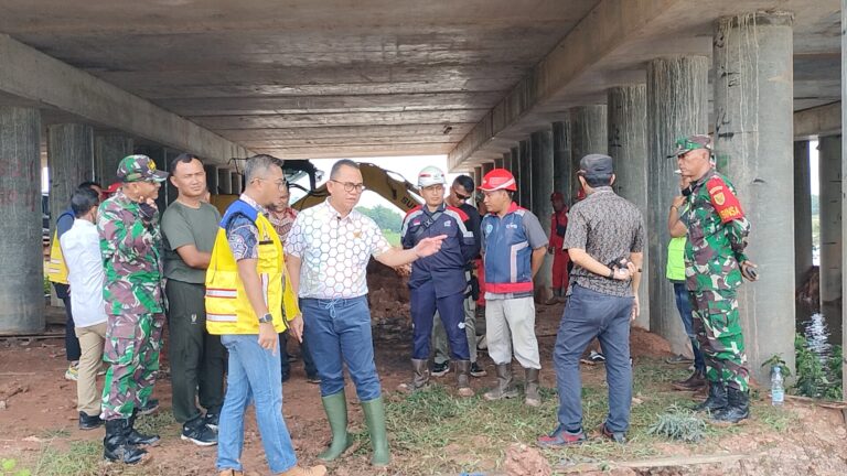 Pj Bupati Banyuasin Pastikan Waskita Sudah Bekerja Lakukan Normalisasi Sungai
