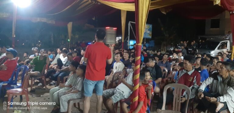 Ribuan Masyarakat Suak Tapeh Nobar Bersama Bacalon Wakil Bupati Banyuasin Ardi Arfani