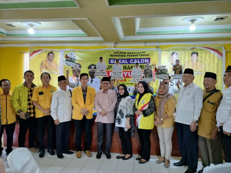 Kembalikan Berkas ke Golkar, Ardi Arfani Dihantarkan Ratusan Masa Pendukung