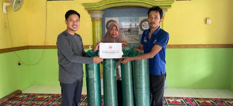 PT Tirta Fresindo Jaya Berikan Bantuan Karpet untuk Kenyamanan Beribadah
