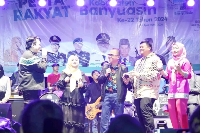 Ribuan Masyarakat Banyuasin Tumpah Ruah di Alun-alun, Hiburan Rakyat Meriahkan HUT ke-22 Kabupaten Banyuasin