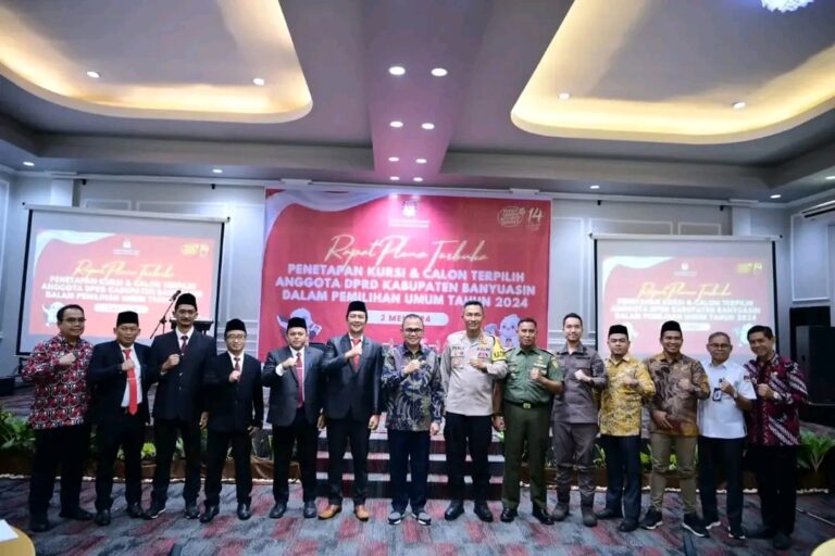 Pj. Bupati Banyuasin Buka Rapat Pleno Penetapan Perolehan Kursi Dan Calon Terpilih Anggota DPRD Kabupaten Banyuasin