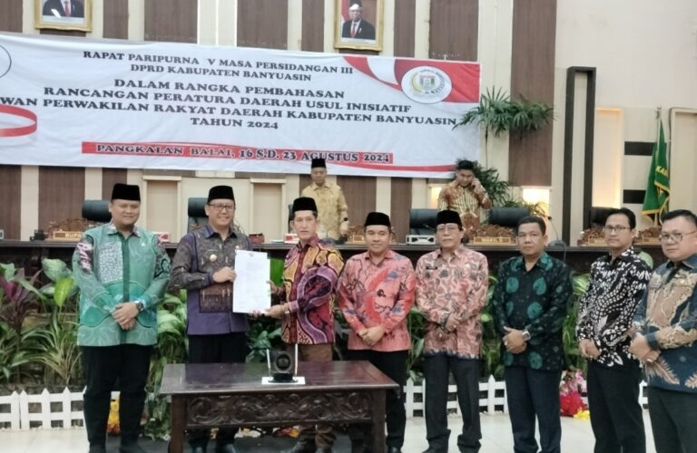Paripurna DPRD Banyuasin Penyampaian Nota Pengantar 7 Raperda  Usul Inisiatif Tahun 2024