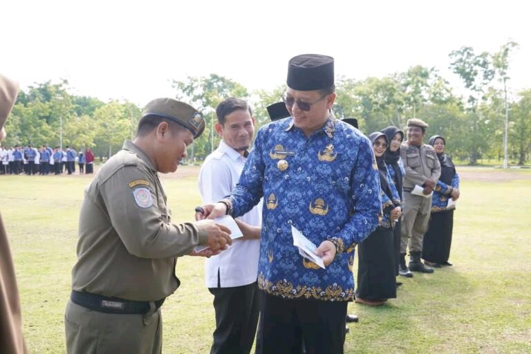 Gaungkan Sholawat Busyro, Pj Bupati Banyuasin Beri Penghargaan Bagi ASN Yang Hafal