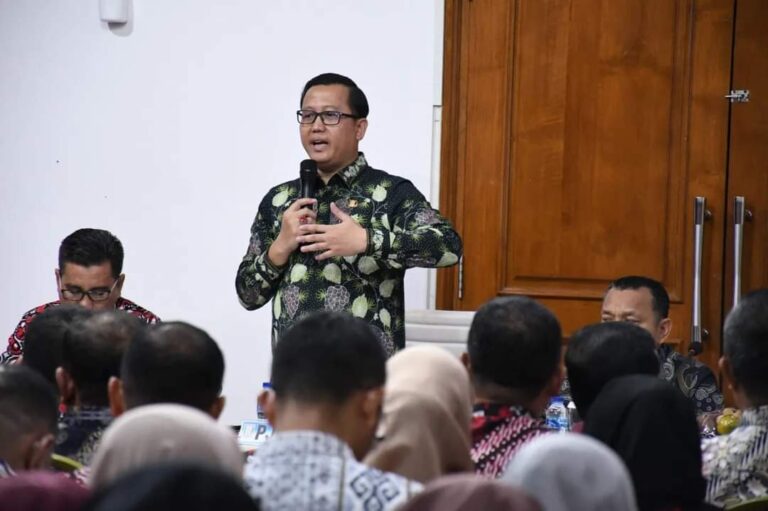 Pj Bupati Banyuasin M. Farid Gaungkan Sholawat Busyro