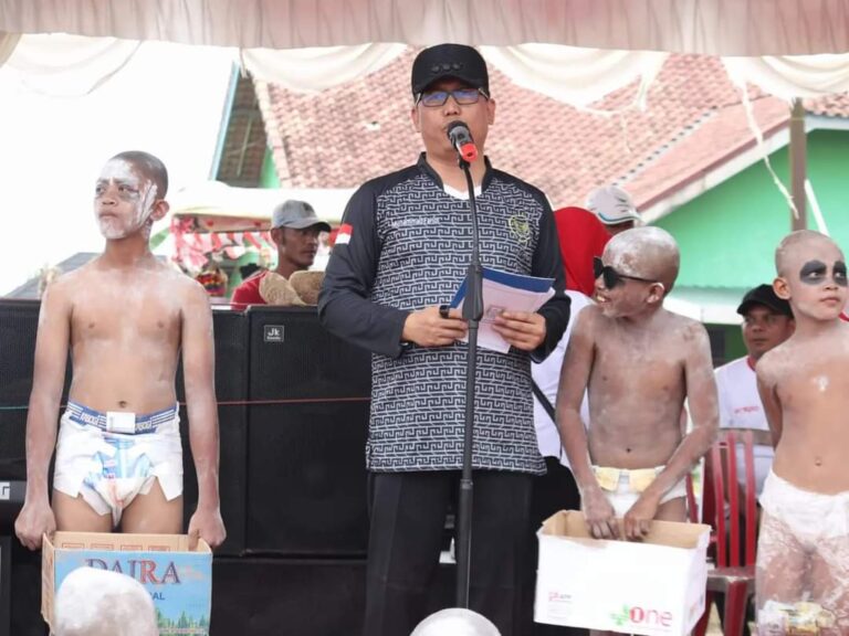 Pj Bupati Banyuasin Buka Pawai Pembangunan, Semarak HUT RI