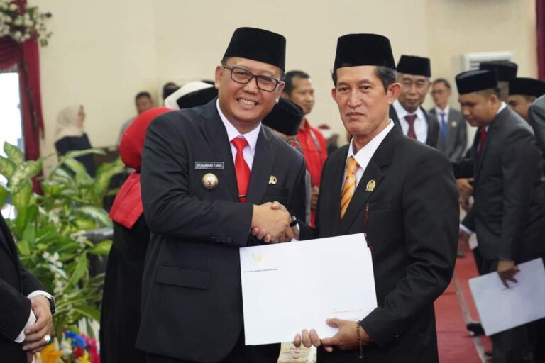 Pj Bupati Banyuasin Hadiri Pelantikan Anggota DPRD Banyuasin Periode 2024-2029