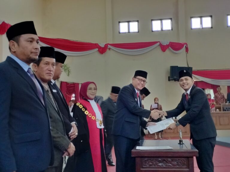 Pelantikan Wakil Ketua I DPRD Banyuasin Berlangsung Khidmat