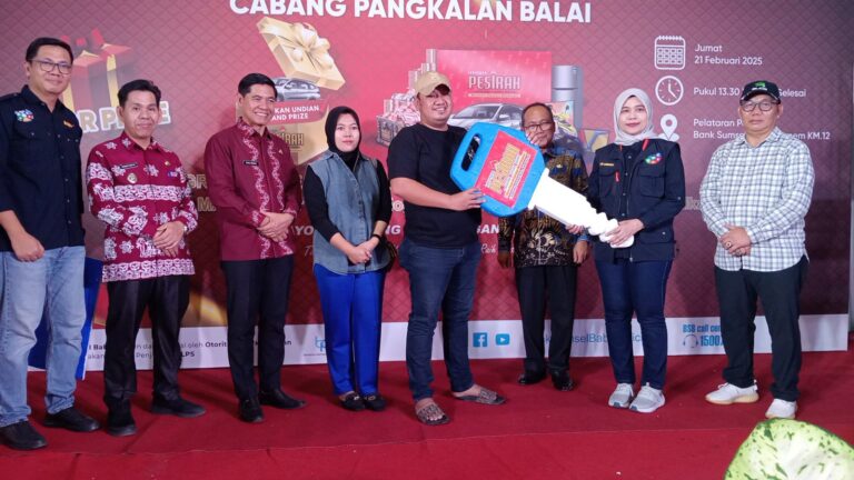 Agus Tira Bawa Pulang Toyota Rush, Undian Pesirah Bank Sumsel Babel Cabang Pangkalan Balai Meriah!