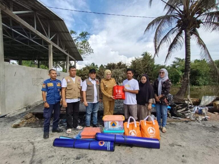 Wakil Bupati Banyuasin Tinjau Lokasi Kebakaran di Sungai Pinang, Berikan Bantuan kepada Korban