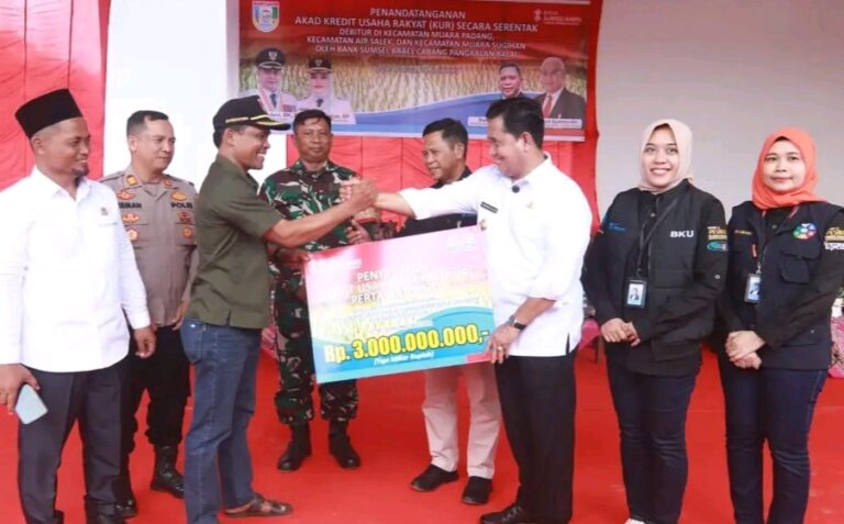 Bupati Banyuasin Apresiasi Bank Sumsel Babel Penandatanganan Akad KUR Serentak untuk Petani di Muara Padang