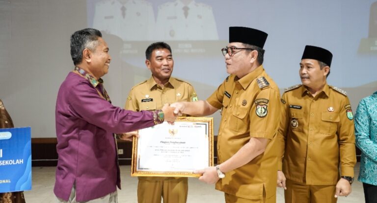 Peringati Hardiknas, Bupati Muba HM.Toha Dan Wakil Bupati Rohman Ajak Seluruh Elemen Tingkatkan Kualitas Pendidikan!