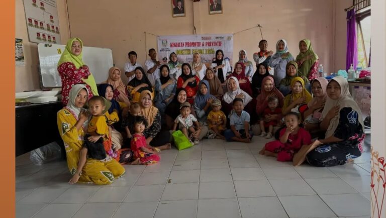 Masyarakat Antusias Periksa Kesehatan dalam Program Dokter Masuk Desa di Desa Gilirang