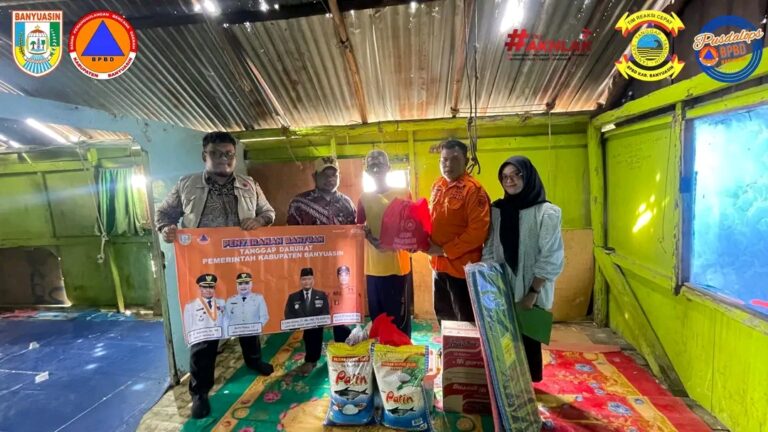 BPBD Banyuasin Salurkan Bantuan Tanggap Darurat untuk Korban Angin Kencang di Desa Sungsang IV