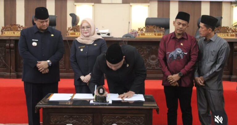 DPRD Banyuasin Gelar Rapat Paripurna Penandatanganan Nota Kesepakatan KUA-PPAS RAPBD Perubahan 2025
