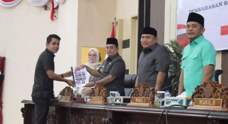 DPRD Kabupaten Banyuasin Gelar Rapat Paripurna Penyampaian Pandangan Umum Fraksi-Fraksi