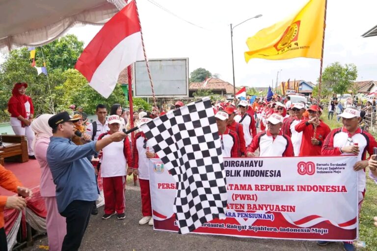 Bupati Banyuasin Buka Perlombaan Pawai Pembangunan, Seni dan Budaya