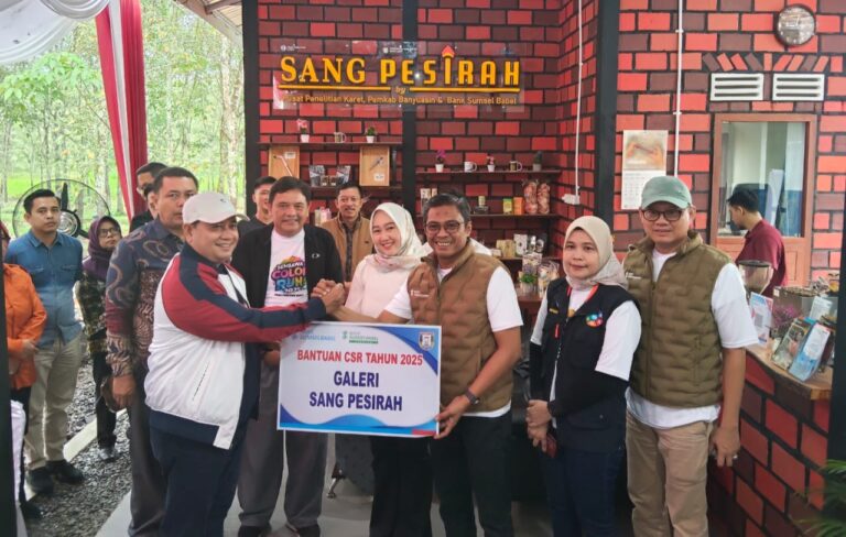 Bupati Banyuasin Dampingi Direktur BSB Resmikan Galeri Sang Pesirah sebagai Ruang UMKM
