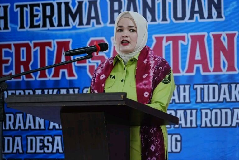 Wabup Banyuasin Hadiri Serah Terima CSR Bedah Rumah dan Motor Sampah di Sungai Gerong