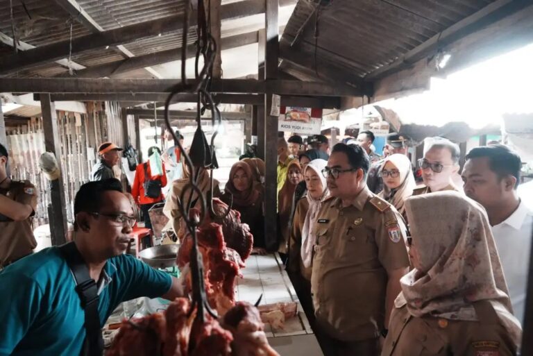 Jelang Idulfitri, Pemkab Banyuasin Pastikan Harga Terkendali dan Pangan Aman di Pasar Kenten Azhar
