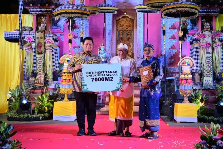 Pemkab Banyuasin Serahkan Hibah Tanah Pembangunan Pura Segara, Wujud Dukungan Kerukunan Antarumat Beragama