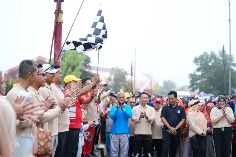 Ribuan Warga Meriahkan Jalan Sehat HUT ke-24 Banyuasin, Semangat Gotong Royong Menggema di Pangkalan Balai