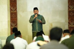 Bupati Askolani Shalat Idul Adha dan Serahkan Hewan Qurban 