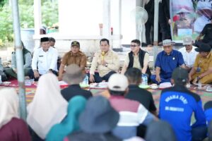 Bupati Banyuasin Bersama Warga Srimulyo Panen Padi Sekaligus Dialog Bareng