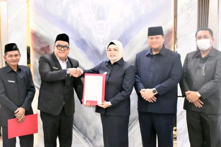Wabup Serahkan SK Pelaksana Tugas Kepala OPD