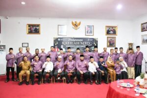 LEPAS 64 KAFILAH MTQ KE LAHAT, BUPATI ASKOLANI TARGETKAN PRESTASI TERBAIK