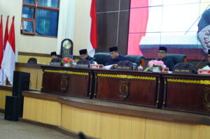 Bupati dan Wakil Bupati Muba Hadiri Paripurna Penyampaian Hasil Reses III DPRD Tahun 2026