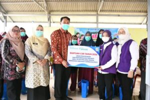 Peduli Kesehatan Masyarakat, Bank Sumsel Babel Salurkan CSR PMT dan Masker di Banyuasin