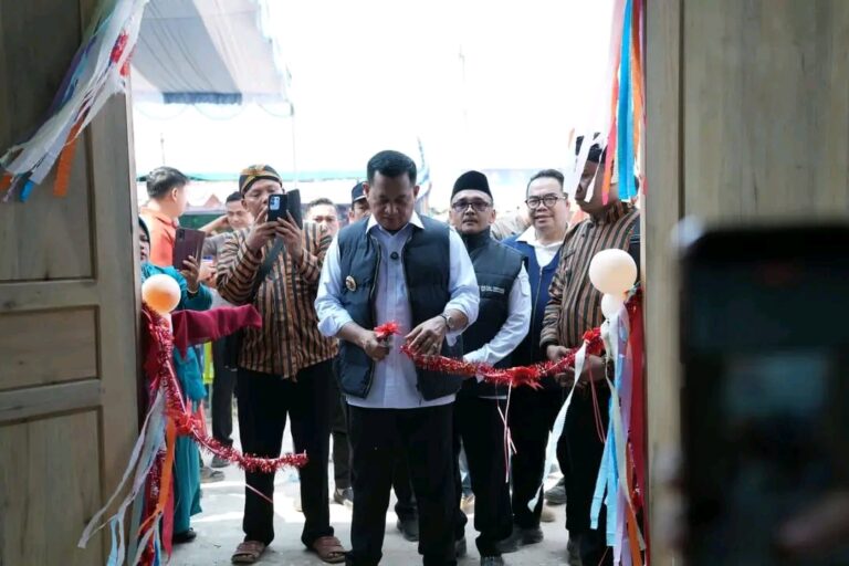 Buka Tungkal Ilir Expo ke-9, Askolani Dorong UMKM Lokal Naik Kelas dan Pastikan Pembangunan Jalan Berlanjut