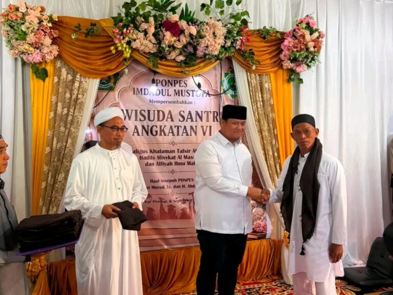 Wujud Program Banyuasin Religius, Sekda Erwin Ibrahim Hadiri Wisuda Ponpes Imdadul Mustofa