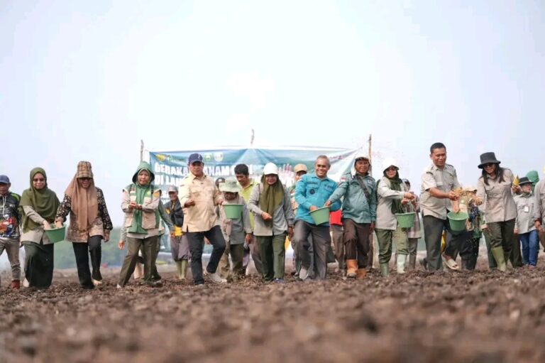 MANFAATKAN LAHAN TIDUR 496 HEKTAR, BUPATI ASKOLANI OPTIMIS REBUT PERINGKAT PERTAMA PENGHASIL BERAS