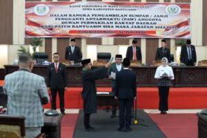 Akino Resmi Dilantik sebagai Anggota DPRD Banyuasin melalui PAW